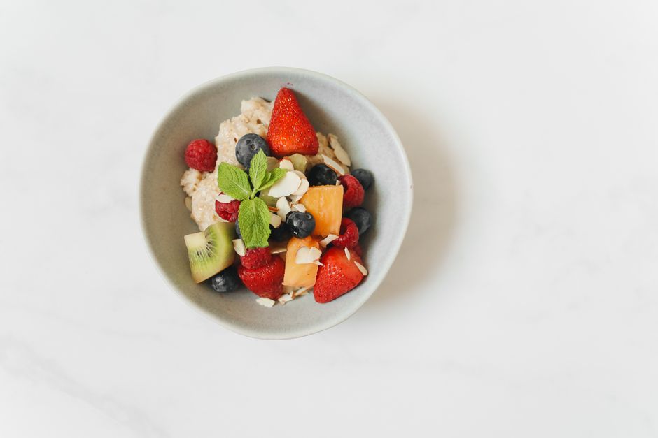Is Oatmeal Keto Friendly? Net Carbs and Better Alternatives